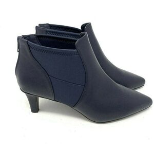 NWOT and without box Easy Street Saint Faux Leather Ankle Boot Navy 6W